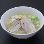 極選ラーメン 定食 ひとりじ麺 - 極選塩ラーメン 690円(税込)