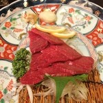 馬肉料理  馬勝蔵 - 馬刺し