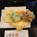 乙蕎麦 - 天ぷらアップ