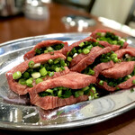 オカダ食品株式会社 - 牛タン 1.2～1.4mmカット ネギ詰め