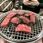 オカダ食品株式会社 - クリ 焼肉カット 焼き焼き風景