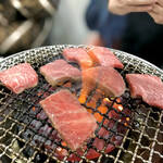 オカダ食品株式会社 - カイノミ 焼肉カット 焼き焼き風景