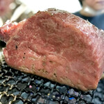 オカダ食品株式会社 - ヘレステーキ 焼き焼き風景