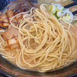 Marura Ramen - 麺は細麺ストレート