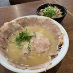 Hakata Ramen Zen - チャーシューメン