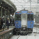 フォーポイントバイシェラトン函館 - 特急北斗１３号の入線