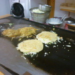 みうら - お好焼（ジャンボ）そば、お好焼（おまかせ）そば焼いてます