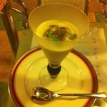 ナーガルジュナ - Dセットの茄子の冷製スープ（スープ、サラダ、デザートで600円）