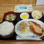 中華飯店 ごくう - 本日のサービス品とんかつ定食ご飯大盛り