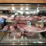 和牛専門アームストロング精肉店 - 料理写真:旨そうな肉の塊。