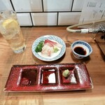 和牛専門アームストロング精肉店 町田小山店 - 焼肉には味噌だれ、胡麻油×塩、本物の山葵。５０００円(税別)のおまかせコースの先付けは脂ノリノリの鰤としっとりとした鯛の酢橘酢〆。