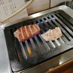 和牛専門アームストロング精肉店 - 僕的に牛タンの脂感がジャストでした！じゅじゅわーっと。