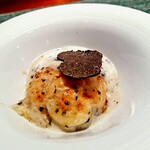 蒼 - 塩谷魚店 神経〆真鱈の白子と黒トリュフのグラタン。ベシャメルの黒点は勿論トリュフ。この白子も甘い。