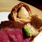 蒼 - 百合根だけ食べてと言われるが、もったいない。一緒に齧ると世界一上品な白あんパン。