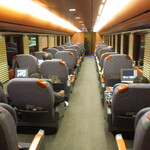 ホテルメトロポリタン - リクライニングは電動、足元も動きます、飛行機のビジネスクラス並み