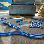 現美新幹線 - １３号車のキッズスペース、プラレールの材料が大量にあり、自由に遊べます