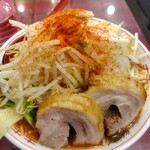 郎郎郎 - 並ラーメン４辛タマ。野菜揚げ増し