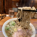 中華蕎麦 春馬 - 麺リフト⤴️