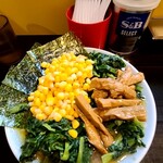 家系ラーメン ジェット家 - ラーメンホウレン草メンマコーン1000円