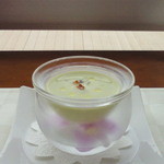 エシェル ドゥ アンジェ - ￥２５００のコース　スープ（グリーンアスパラの冷製スープ）（２０１２．８．２９）