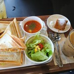 HOT SANDWICH ESPERANZA - 同僚はホットサンド追加！ ドリンクはカフェオレ(＋30円)