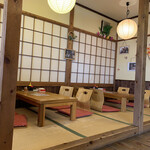 花まんま - 畳の敷かれた落ち着いた店内