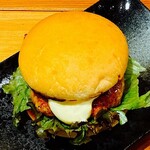 炭火焼き鳥 鳥人 - つくねバーガー