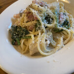 イタリカ - 牡蠣とほうれん草のクリームパスタ