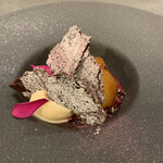 カーサ・デル・チーボ - 岩舘りんご園バートレットのキャラメリゼとジェラート　スチューベンのソース