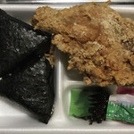 ヤムヤム - おにぎりレッグ弁当 ◎
            おにぎりは 2個とも鮭に変更