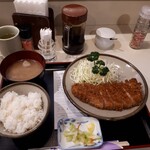 丸和 - とんかつ定食