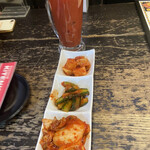 韓国家庭料理KiTENKA - キムチ3種盛り、トマトジュース