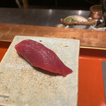 初音鮨 - 赤身　塩