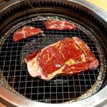 Yakiniku Kingu - ドでか！リブロースはマジででかい（笑）