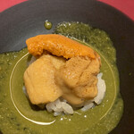 鮨 由う - ・宮城県産蒸し黒鮑の肝ペーストと
          根室産むらさきうにのシャリ和え