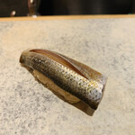 鮨 由う - ・小鰭