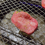 立食焼肉 一穂 - 