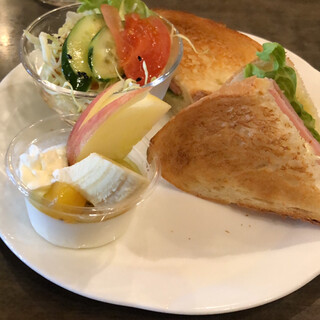 西新駅でおすすめの美味しいカフェをご紹介 食べログ