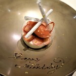 レストラン リューズ - ホワイトチョコレートのムース　イチゴ、ゆずの香り