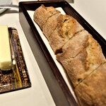 レストラン リューズ - ルクセンブルク直輸入のパン。美味です