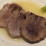 肉匠の牛たん たん之助 - 茹でたん