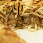 梅蘭 - 梅蘭焼きそばの断面