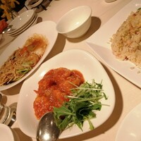 桂林 - エビチリは辛めだが、他はマイルド系な味付け。