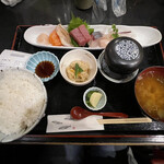 Mama goto - 本日の刺身盛り定食　税込1,380円