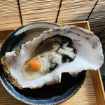 魚卯 - 岩手の殻付き生牡蠣