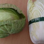 週末びっくり市 - 白菜(宮城県産)98円、キャベツ(愛知県産)98円