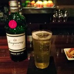 Bar Racine - 漬け込み緑茶ジントニック（￥１２００税込み以下同）、チャージ（お通し付き￥８００）