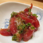 すし屋 真魚 - 鮪の酒盗和え