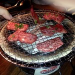 炭火焼肉・にくなべ屋 神戸びいどろ - 