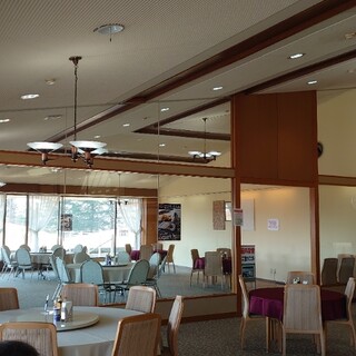 ロイヤルメドウゴルフ倶楽部 レストラン_2